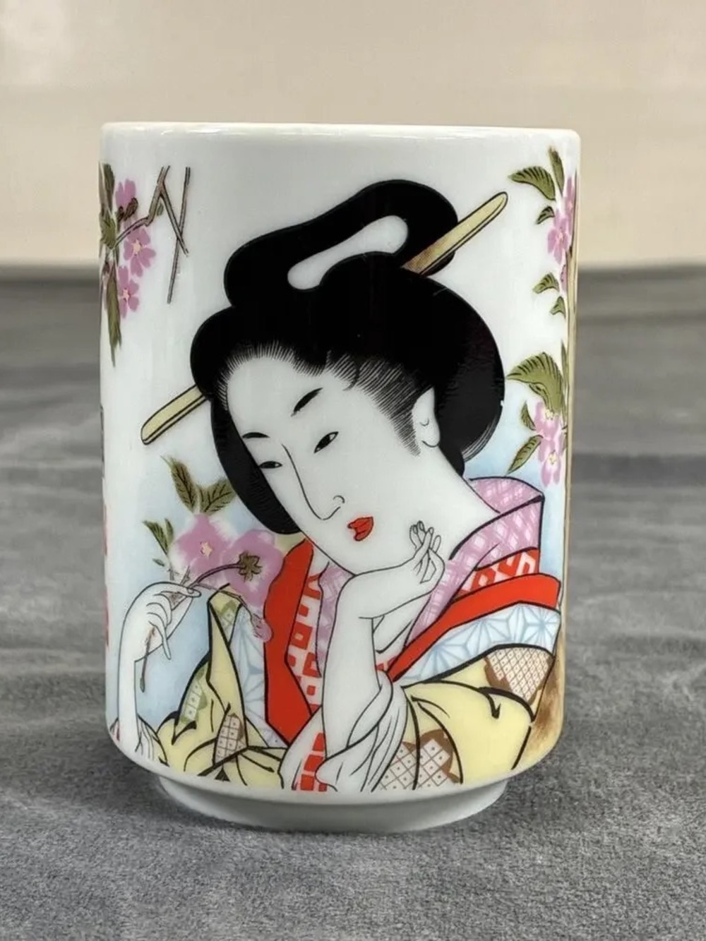 Hand-Painted Geisha Porcelain Art Tumbler in Black, Red, Pink